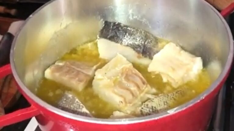 Bacalhau refogado com cebola: Uma deliciosa combinação de sabores