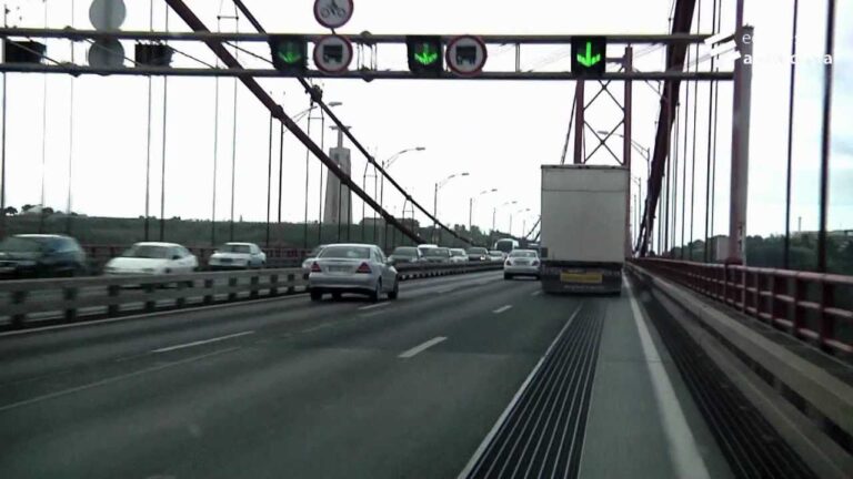 Trânsito na Ponte 25 de Abril: Situação Atual